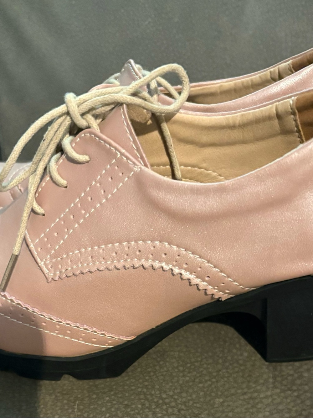 Plalw pink oxfords with heel